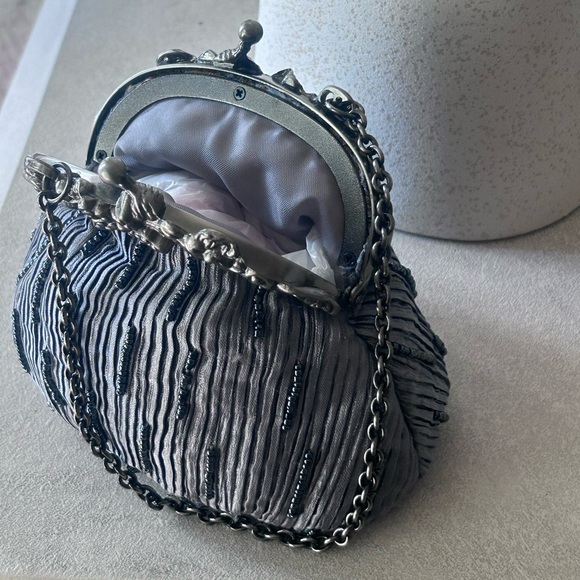 Vintage Elegant Beaded Handkerchief Grey Embellished Silver Silk Evening Bag - Picture 5 of 13